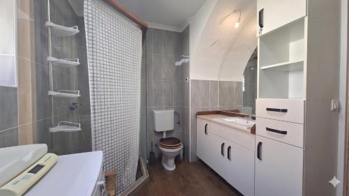 Kuala Langat District Apartment | Nizam Rahman House
