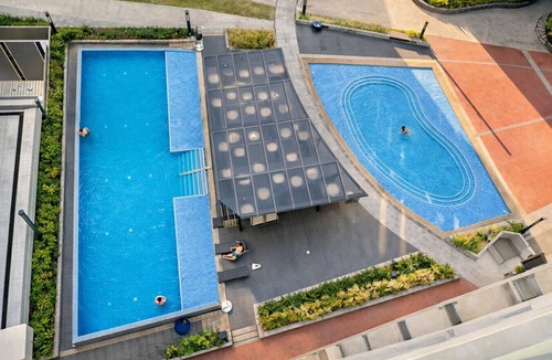 Lahug Apartment | Noirwood Studio | IT Park Pool + Fast WiFi