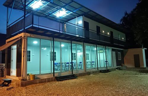 Batu Pahat House | NorRiz Cabin Parit Haji Rais