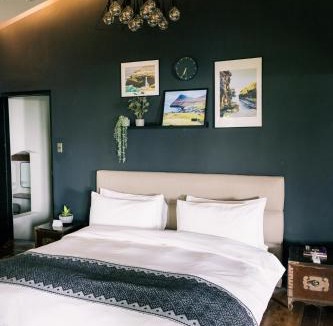 Anilao Hotel | Nuuk Taal Lake