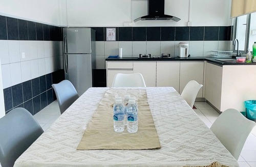 Kuching Apartment | Oak & Ivory Home | 3BR Ground Floor Apartment