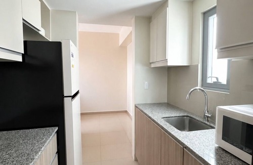 Taculing Condo | Oasis 8 Bacolod/Luxury Stay in Upper East Bacolod/Pool, Mini Golf & Gameroom