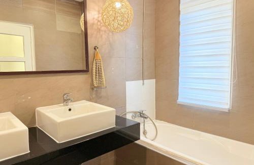 Tanjung Bungah Villa | Ocean 19 Shamrock Beachfront Villa with BBQ