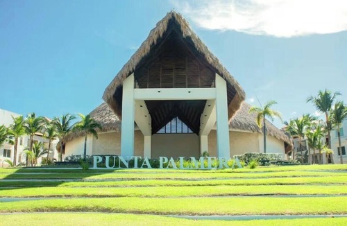 Cap Cana Marina Apartment | OCEANFRONT Punta Palmera ~1 BR apt. with KITCHENETTE & Private Beach