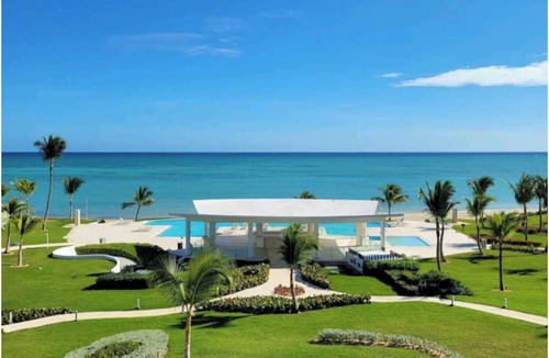 Cap Cana Marina Apartment | OCEANFRONT Punta Palmera ~1 BR apt. with KITCHENETTE & Private Beach