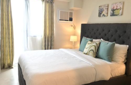 Guadalupe Apartment | One Bedroom Apartment at Sundance Residences with Hi-Speed WiFi