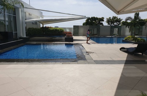 Lapu-Lapu Condo | One Bedroom Suite sleeps 5