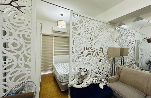 Ususan Hostel | One Bedroom WBalcony Near Bgc Netflix