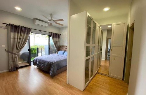 Bukit Jelutong Apartment | Orak Suite at Suria Residence