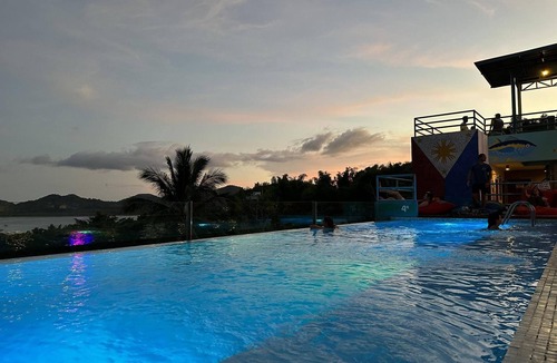 Coron Hostel | Outpost Hostel - Coron - Adults Only