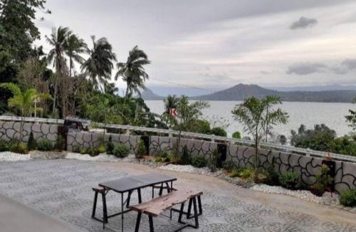 Mataas Na Kahoy Villa | Overlooking Taal Lake and Nature Vibe Staycation