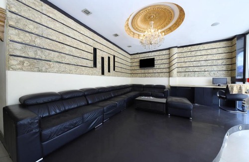 Bukit Bintang Hotel | OYO 108 Golden Palace Hotel