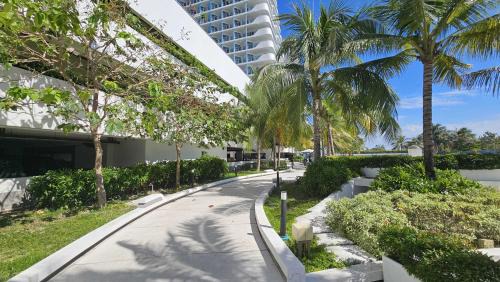 San Fernando Hotel | OYO 1143 The Emgrand Azure North