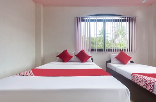 Dauis Hotel | OYO 426 Coco Grove Tourist Inn