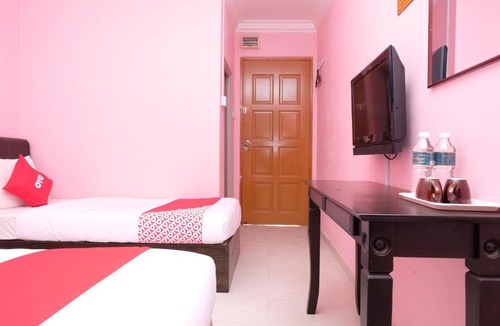 Kampung Geting Hotel | OYO 44005 Senangin Resort & Cafe