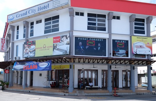 Taman Intan Hotel | OYO 619 Grand City Hotel 2