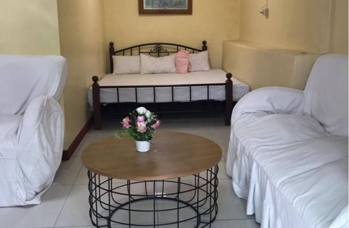Baguio Hotel | OYO 742 Blythe 888 De Jardin Transient House