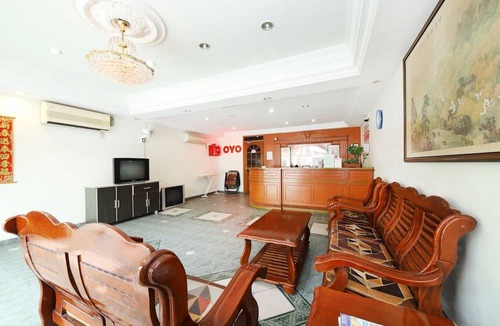 Taman Melaka Raya Hotel | OYO 764 Hotel Famous Inn