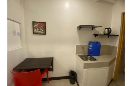 Guadalupe Nuevo Hotel | OYO 888 City Stay Inns Fortview BGC