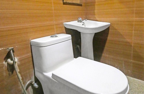 Muntinlupa Hotel | OYO 901 Ranchotel Tunasan