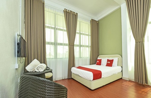 Pasir Puteh Hotel | Oyo 90639 Hotel Azimah