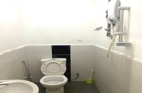 Pantai Tengah Hotel | OYO 90935 Langkawi Western Motel