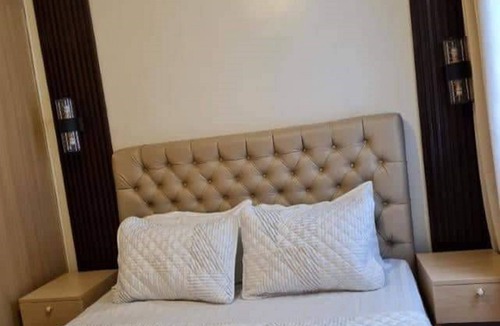 Novaliches Hotel | OYO 936 Yumis Condotel Trees Residences