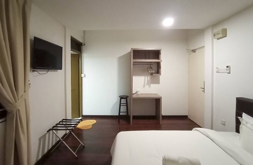 Kuching House | OYO HOME 90260 Natol Homestay London