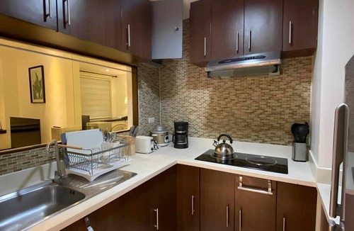 Cebu Condo | PADGETT PLACE - 5 mins walk to Ayala Center. Spacious 45 sq m Condo.