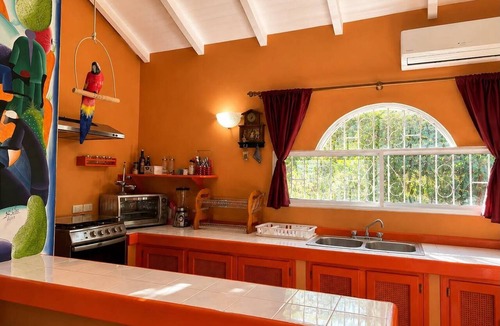 Las Galeras House | Painted house- 4 pax, 4 min from the beach