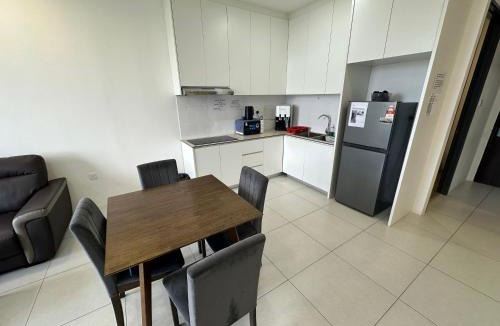 Taman Charming Apartment | PakBoy Podium 3 Bed Rooms