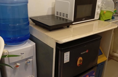 Marikina House | Parayno's Transient Room in Marikina with free NETFLIX/Centrally Located Place