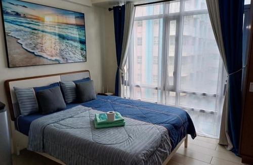 Pasay Hotel | Pasay Staycation with Parking Space in 150 Newport Boulevard near Resort World & NAIA T3