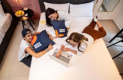 Sungai Penchala Apartment | Paxtonz Urban Luxe Walk to Mall! Free WiFi & Pool