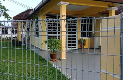 Taman Tanjung House | PD Leisure Homestay- 3km away fromTesco & Giant