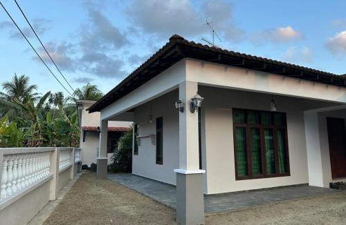 Batu Pahat House | Peace resorts-where Love and Joy meet in Batu Pahat Perdana
