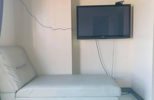 Valencia House | Peaceful City View Condo for Rent in Quezon City