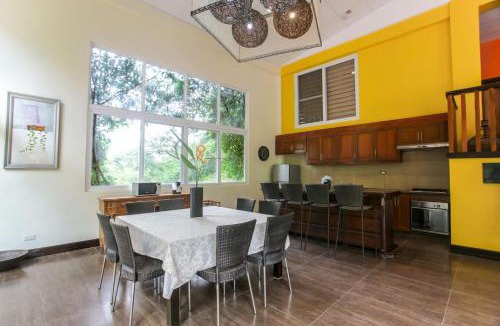Laguna Province House | Peaceful Forest Haven 3 BR Bangkong Kahoy