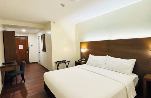 Ermita Night District Hotel | Pearl Lane Hotel