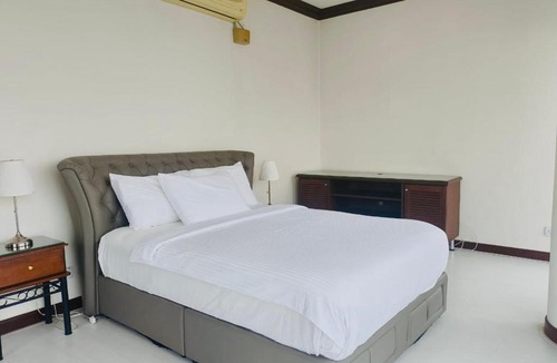 Imbi Apartment | Penthouse Duplex with KLCC Views At Times Square