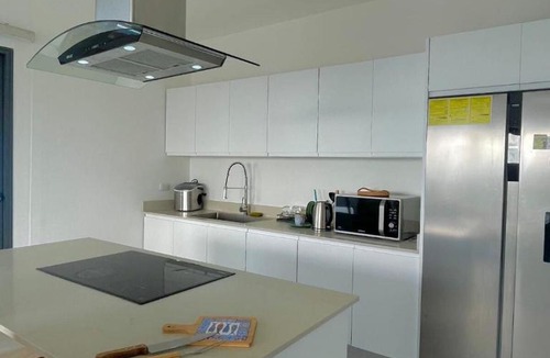 Dominicus Apartment | Penthouse In Tracadero Oceanfront Infinity Pool