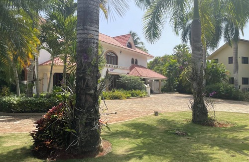 Rancho Arriba House | Perfect 1-bedroom bungalow with AC in delightful Casa De Campo Resort, La Romana