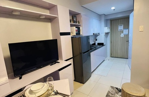 Sampaloc Condo | Perfectly Located Cozy Newly Interiored Condo Near MOA, Star City Pasay Manila