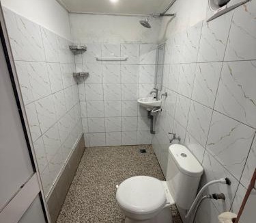 Kampung Pasir Hantu Hotel | Perhentian Alia guest house