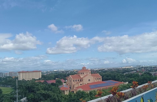San Dionisio Condo | Pet friendly condo near NAIA with massage chair and pool