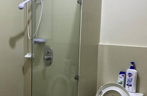 San Dionisio Condo | Pet friendly condo near NAIA with massage chair and pool