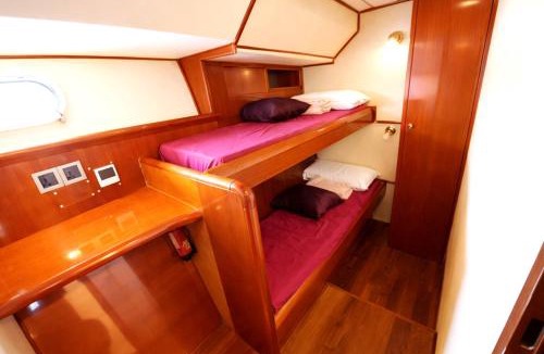 Nusajaya Boat Rental | Peyser Private Yacht Charter Puteri Harbour