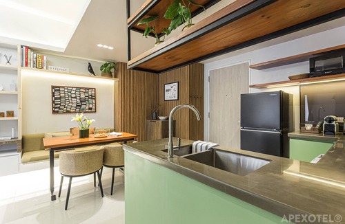 Mandaue Apartment | Chic 2-Bedroom Urban Retreat Mountain and City Views at Mandani Bay Suites Cebu