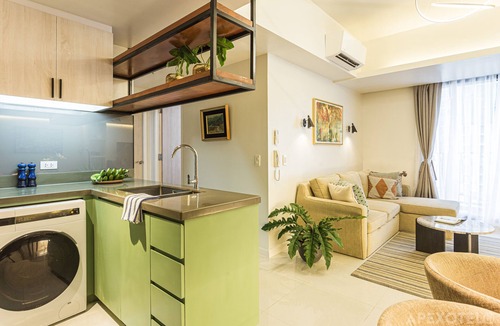 Mandaue Apartment | Chic 2-Bedroom Urban Retreat Mountain and City Views at Mandani Bay Suites Cebu