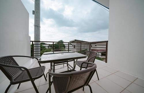 Binangonan House | Picturesque 3BR home near Thunderbird, Overlooking
